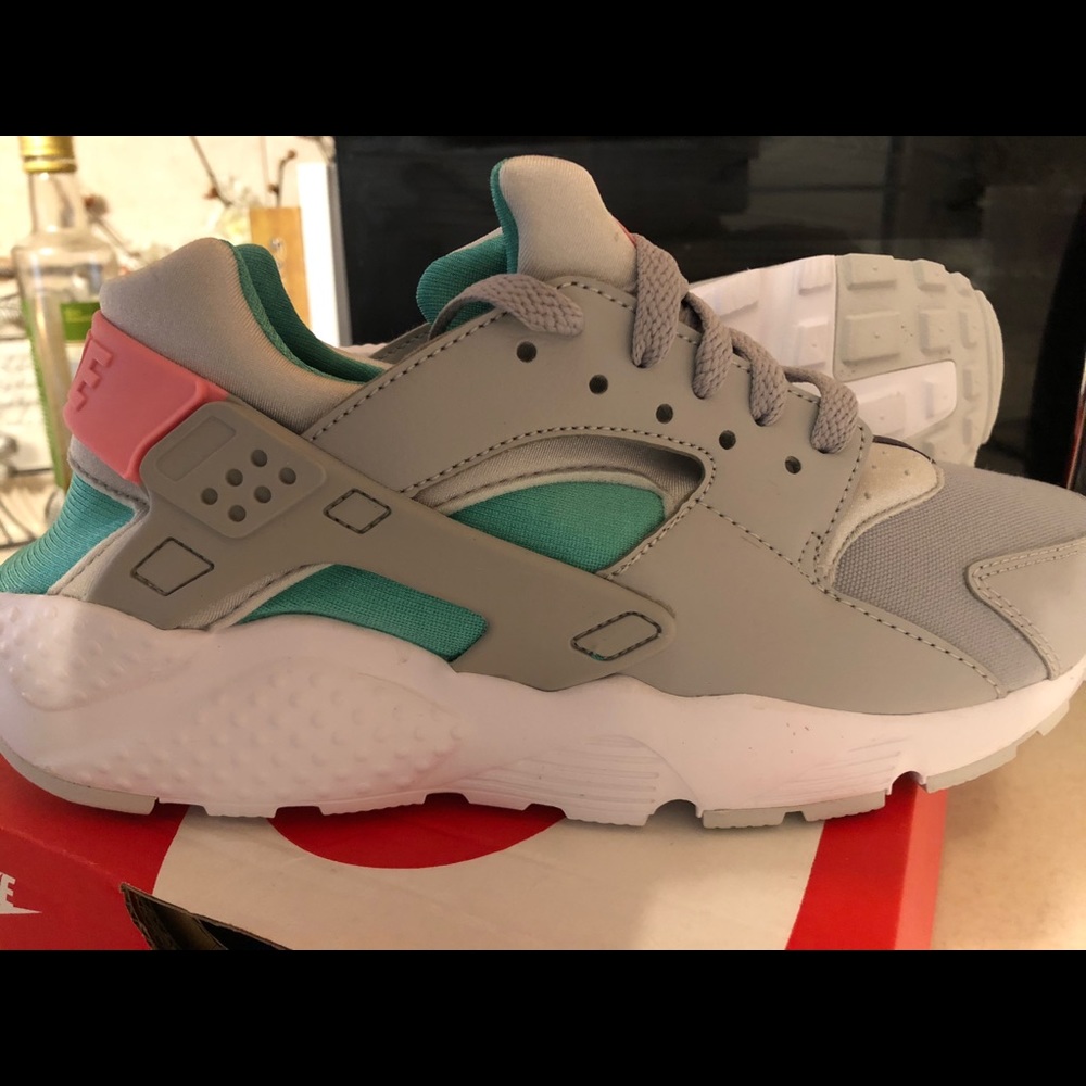Nike Huarache Run (GS) - Brand New!